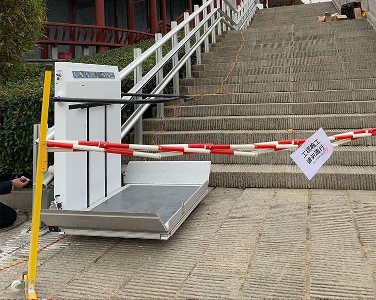 Inclined Wheelchair Lift